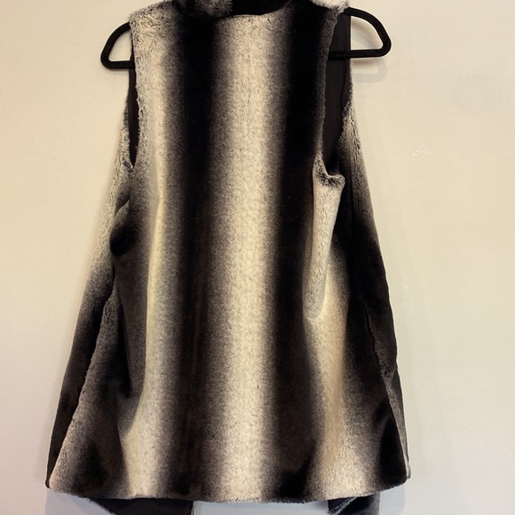 Lola & Sophie faux fur vest large - Picture 6 of 6